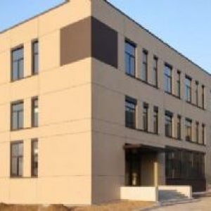 出售工业园区内1000−5000平标准厂房 紧邻高铁站 带行